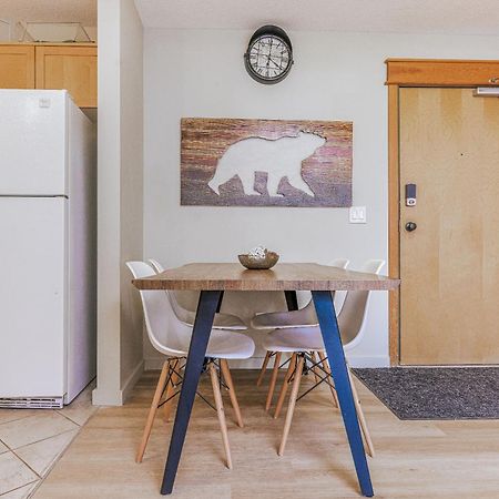 Lovely Mountain View 2 Bedroom Suite Canmore Extérieur photo