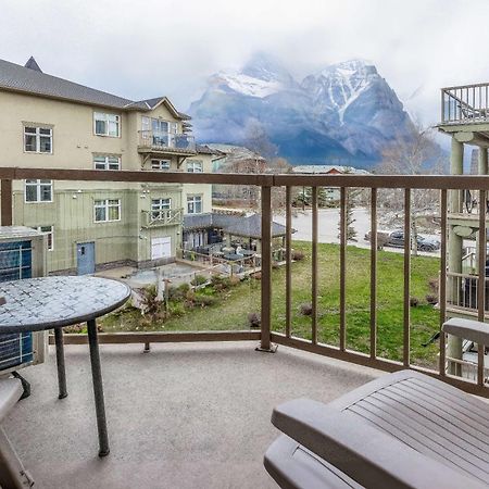 Lovely Mountain View 2 Bedroom Suite Canmore Extérieur photo