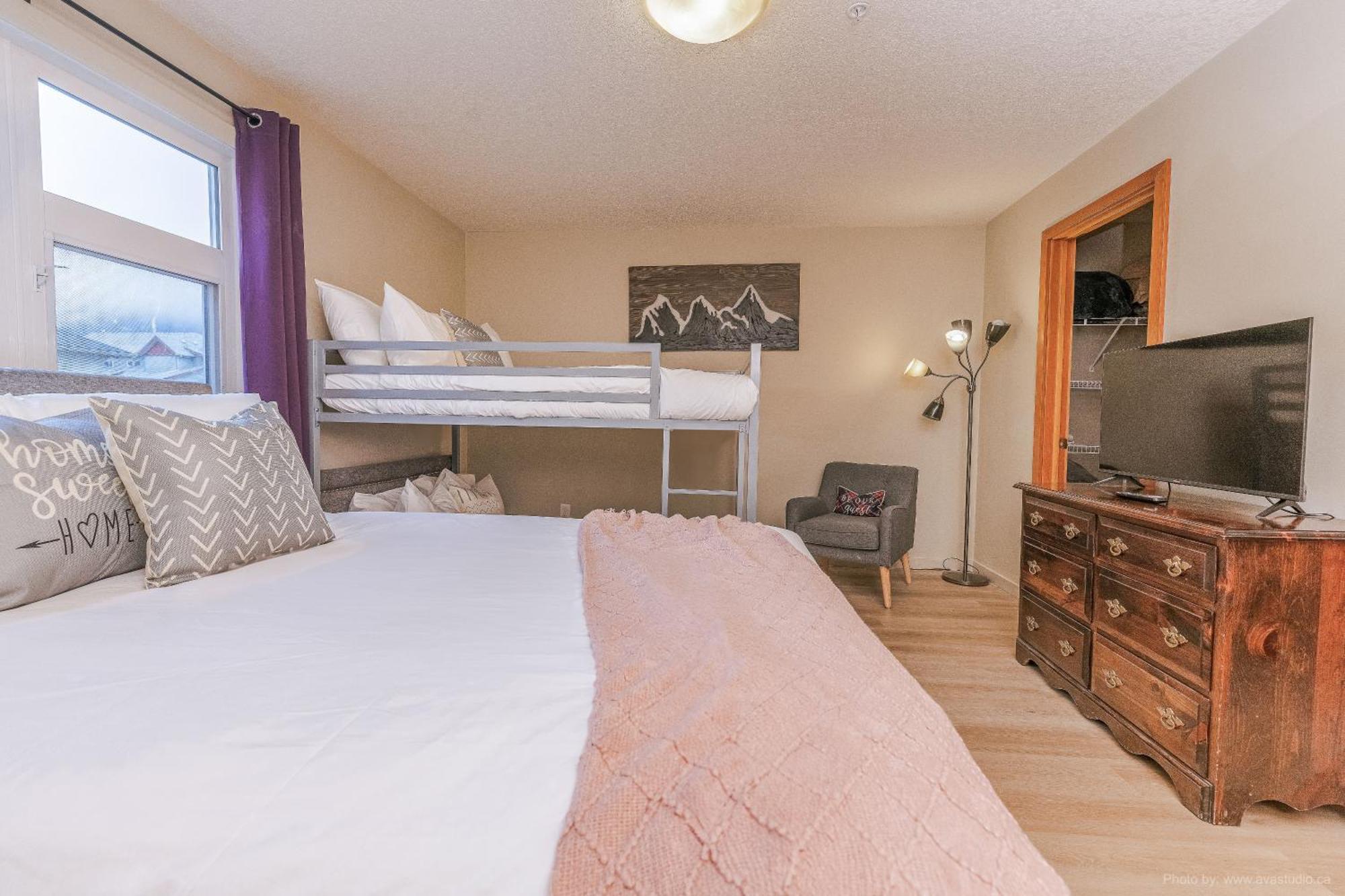 Lovely Mountain View 2 Bedroom Suite Canmore Extérieur photo
