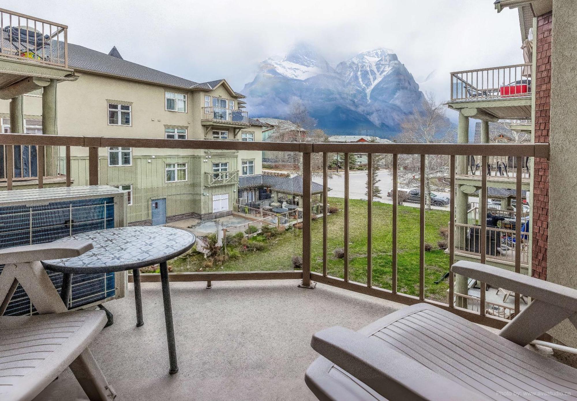Lovely Mountain View 2 Bedroom Suite Canmore Extérieur photo